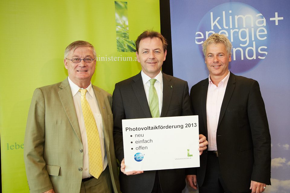 v.l.n.r. Hans Kronberger, Photovoltaik-Präsident, Niki Berlakovich, Umweltminister und Ingmar Höbarth, Geschäftsführer Klima- und Energiefonds