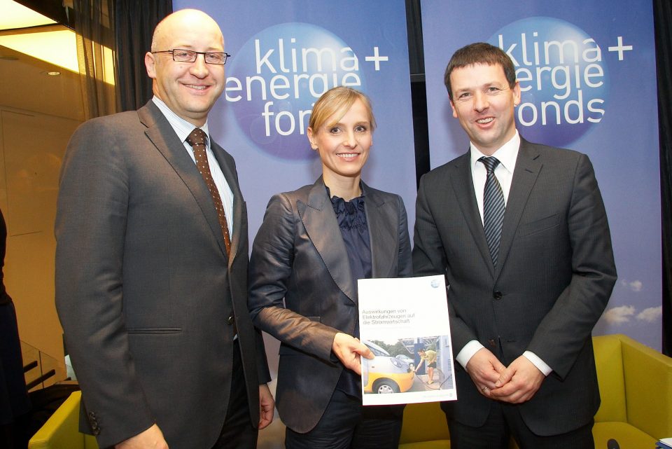 v.l.n.r. DI Erwin Smole (Autor der Studie, PwC PricewaterhouseCoopers GmbH), Dr. Eveline Steinberger (Geschäftsführerin Klima- und Energiefonds) und Bernhard Haider (Autor der Studie, PwC PricewaterhouseCoopers GmbH)